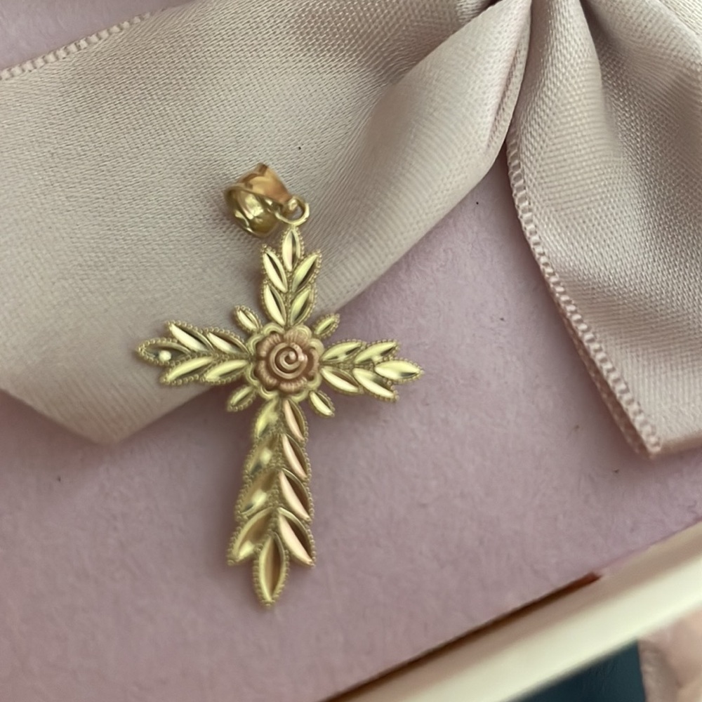 14K Gold Rose Cross pendant - Picture 2 of 2